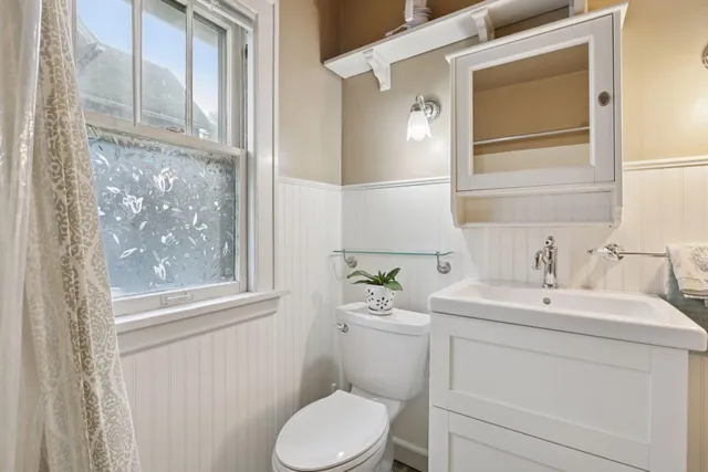 $325,000 | 958 West James Avenue, St. Paul, MN 55102