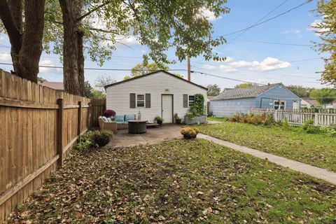 $325,000 | 958 West James Avenue, St. Paul, MN 55102