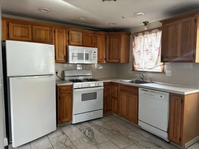 $4,000 | 63 McGarvey Road, Stoughton, MA 02072