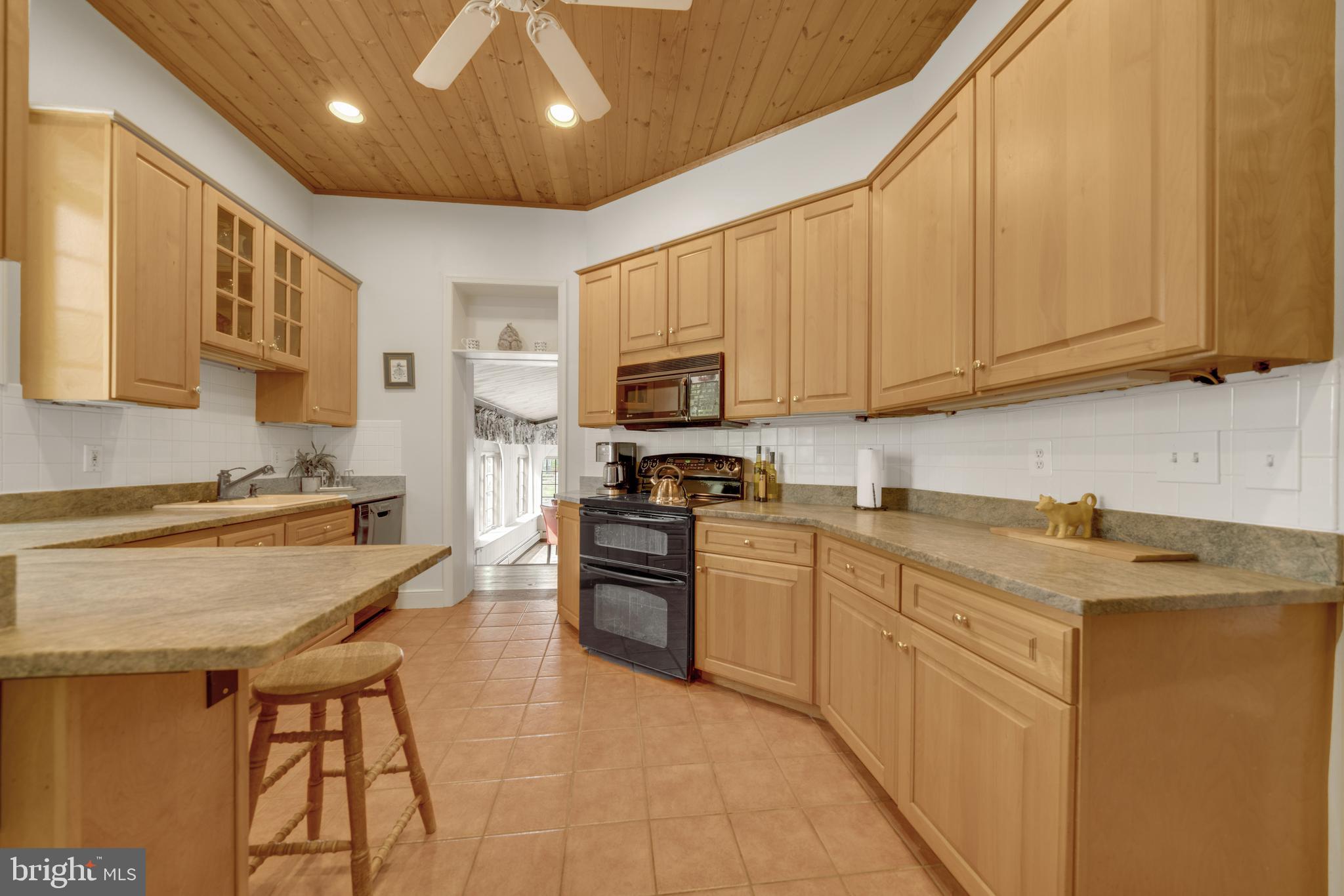 19000 Muncaster Road Derwood, MD 20855 - Photo 54 of 83 Kitchen with Granite Countertops