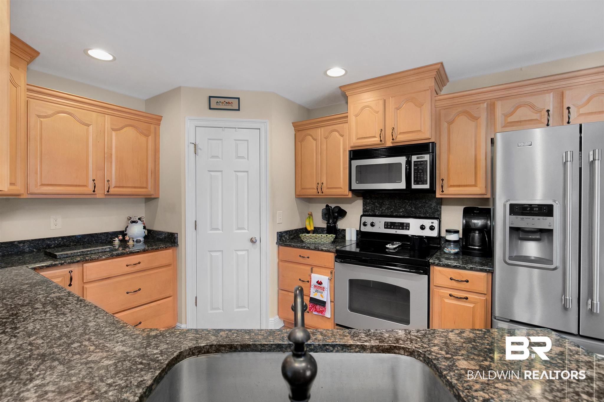 313 West Rosetta Avenue Foley, AL 36535 - Photo 6 of 23 Kitchen