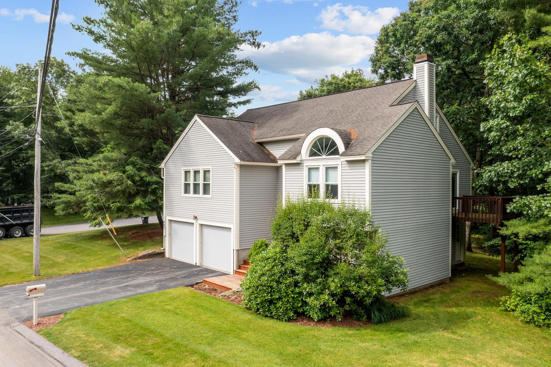 427 Elk Run Road Hudson, NH 03051 - Photo 2 of 39