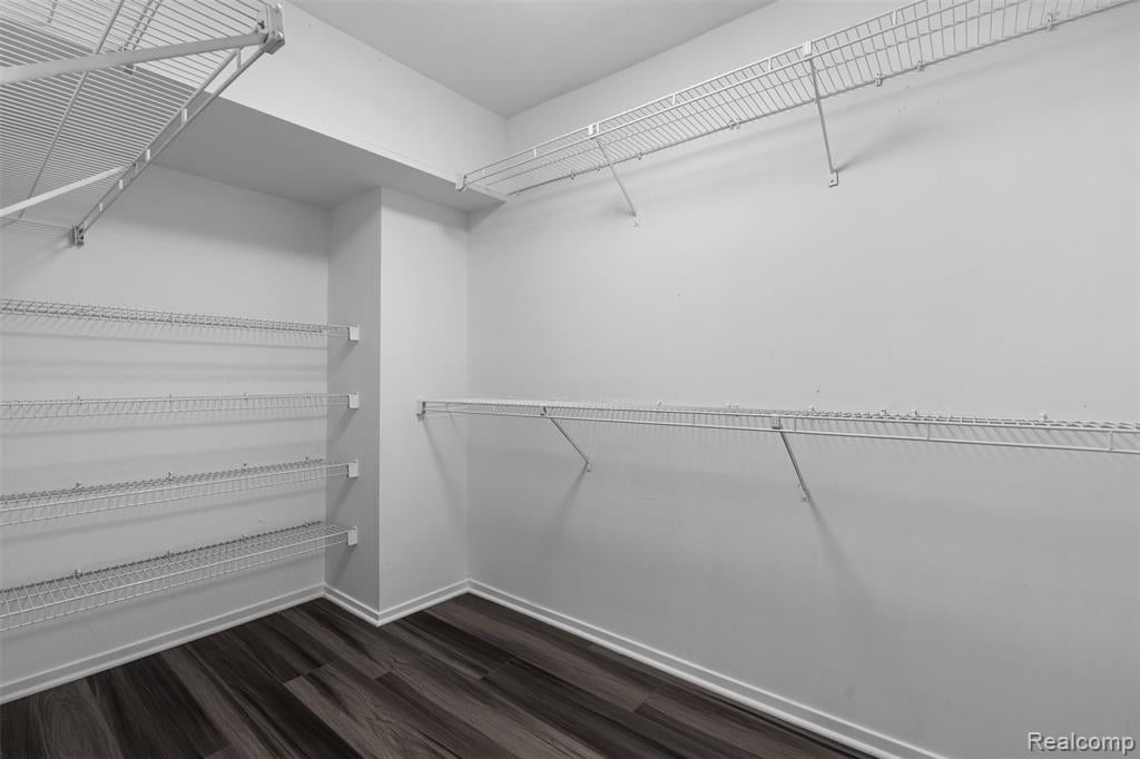 6680 Ridgefield Circle West Bloomfield, MI 48322 - Photo 22 of 50 Gallery Image 22