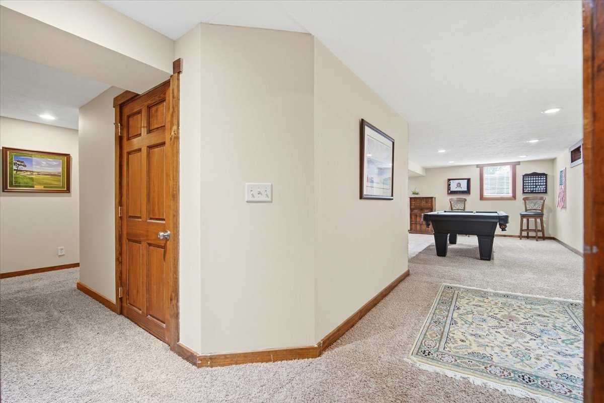 203 Highview Drive Eureka, IL 61530 - Photo 36 of 49 a view of a livingroom with furniture and windows