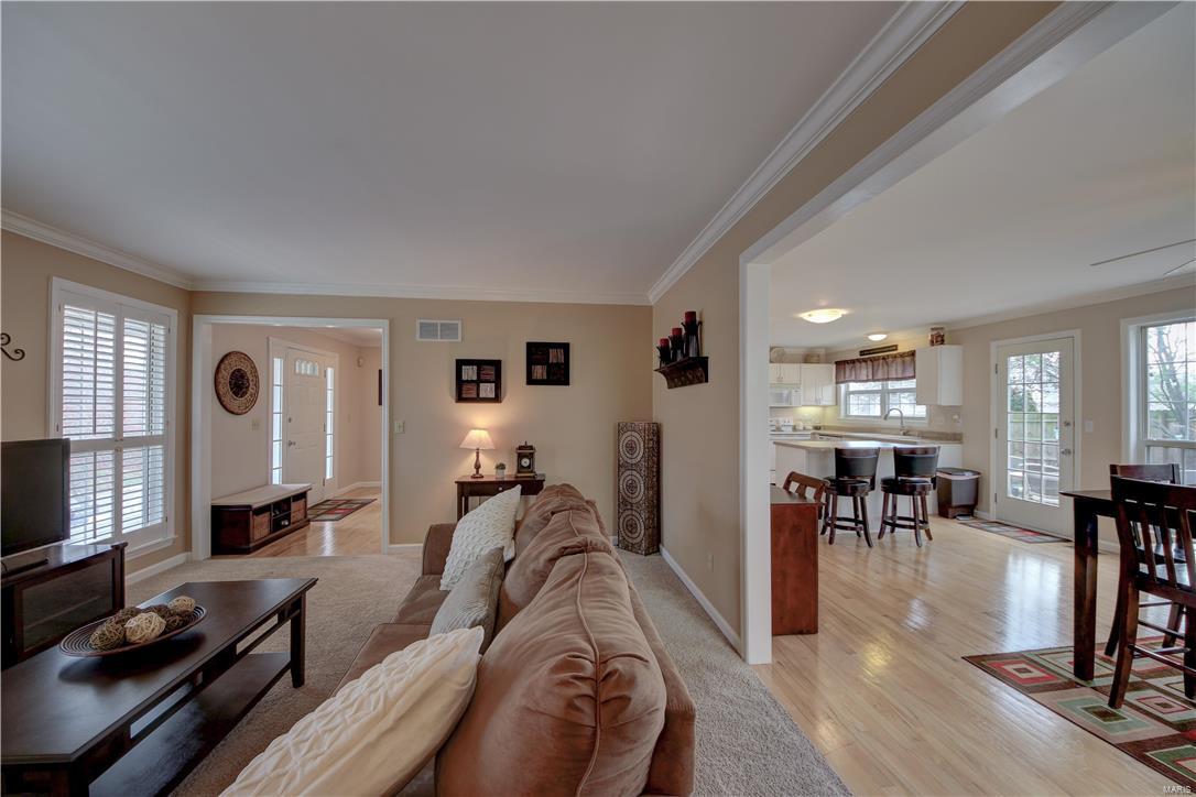 9718 Big Bend Road St. Louis, MO 63122 - Photo 7 of 41 Gallery Image 7