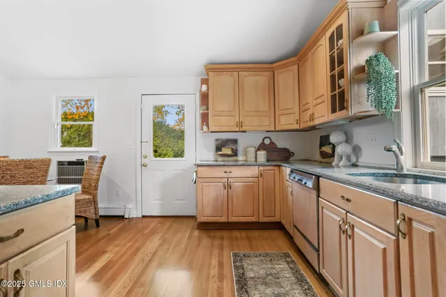 $2,760,000 | 11 Shorelands Place, Old Greenwich, CT 06870