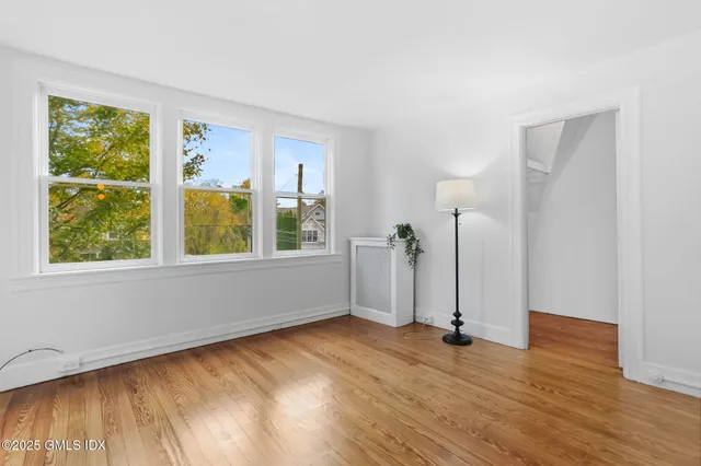 $2,760,000 | 11 Shorelands Place, Old Greenwich, CT 06870