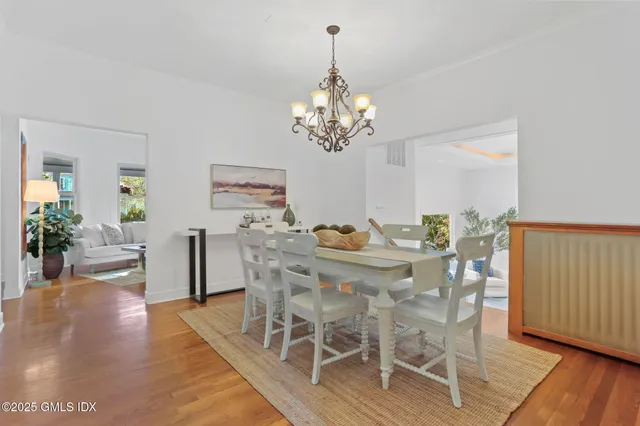 $2,760,000 | 11 Shorelands Place, Old Greenwich, CT 06870