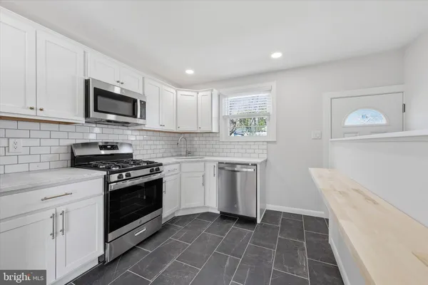 $2,950 | 107 Alders Drive, Wilmington, DE 19803