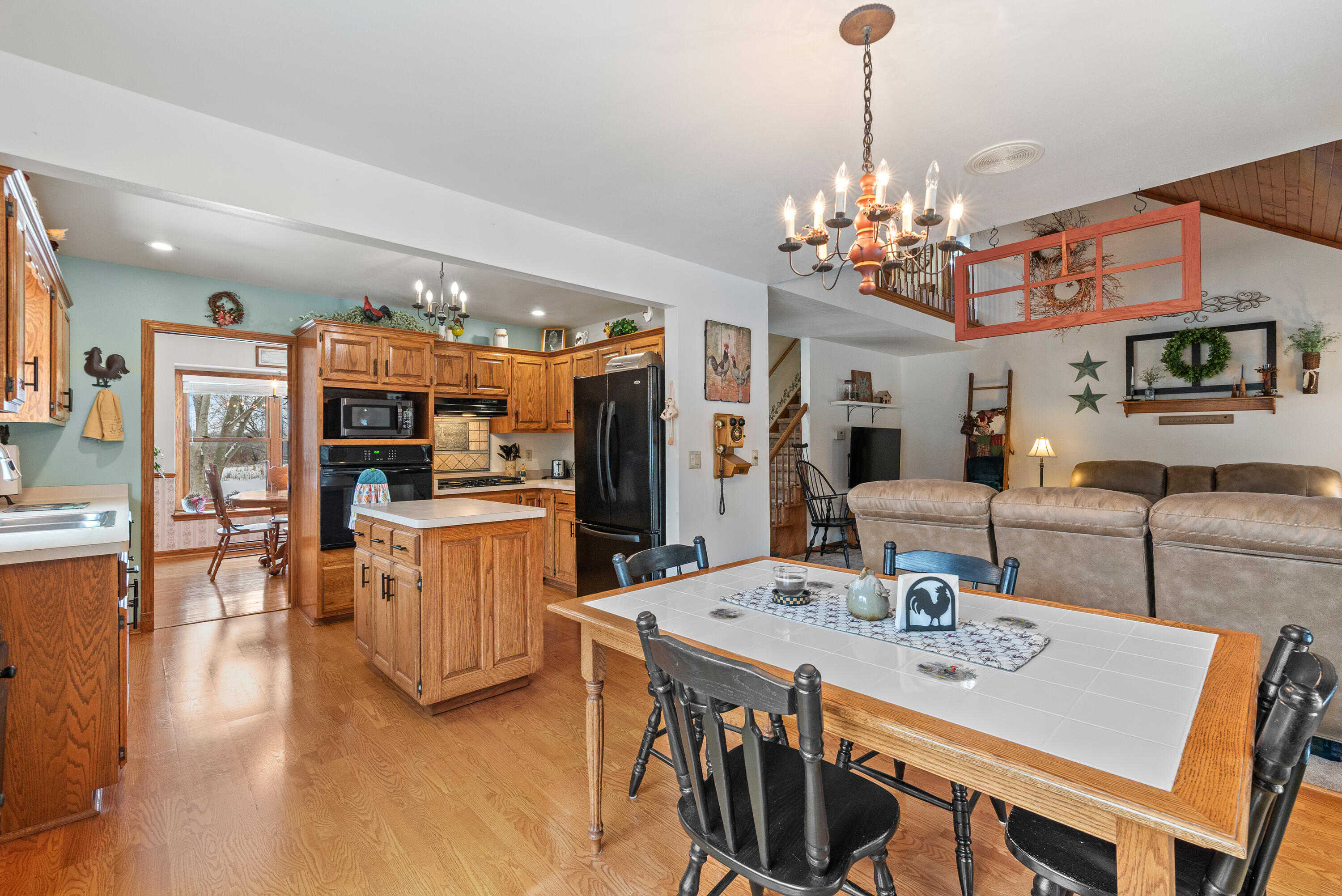 W1072 Hilltop Road Rubicon, WI 53078 - Photo 7 of 51 open kitchen dining area