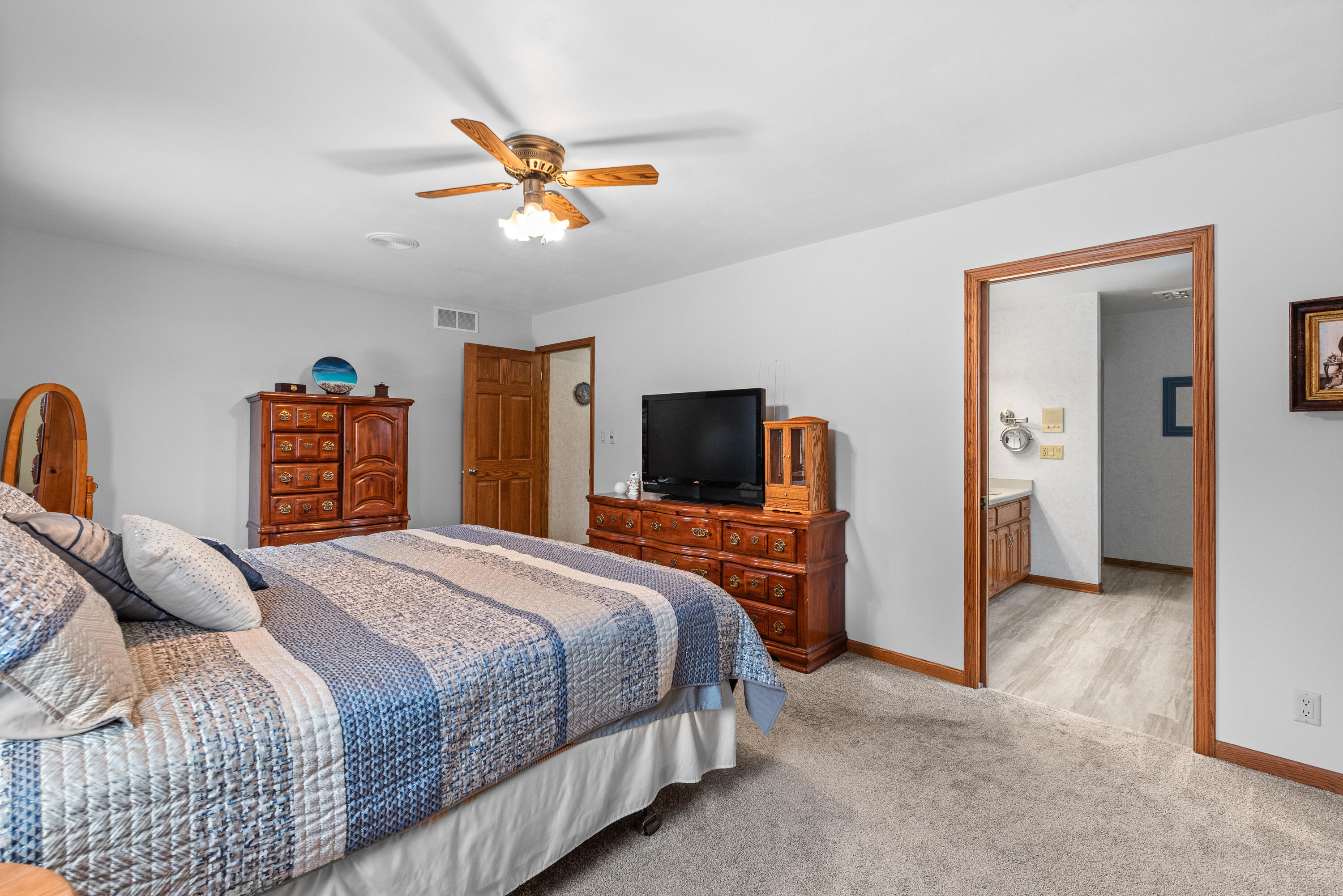 W1072 Hilltop Road Rubicon, WI 53078 - Photo 20 of 51 2nd view of Primary bedroom