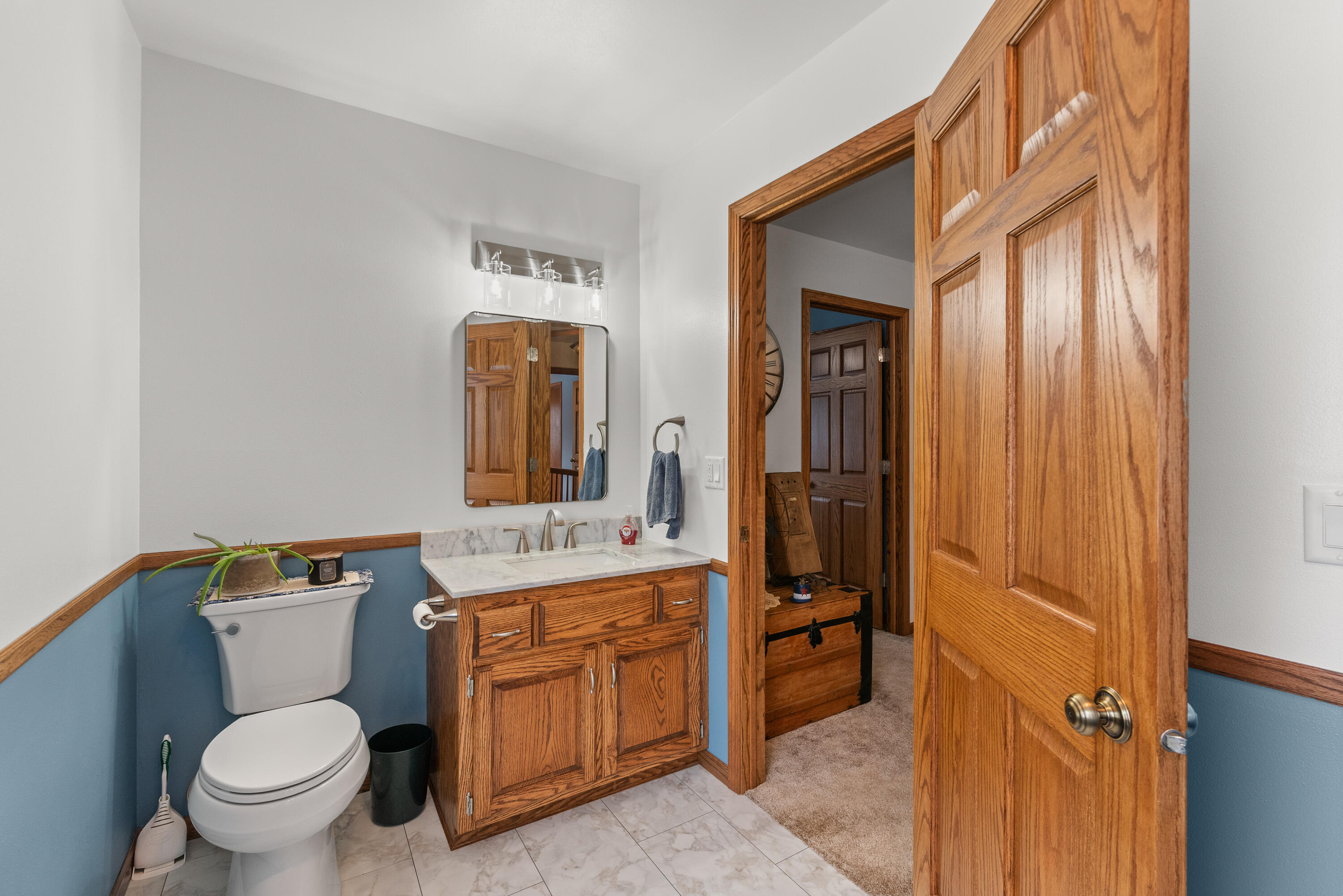 W1072 Hilltop Road Rubicon, WI 53078 - Photo 29 of 51 full bath on upper