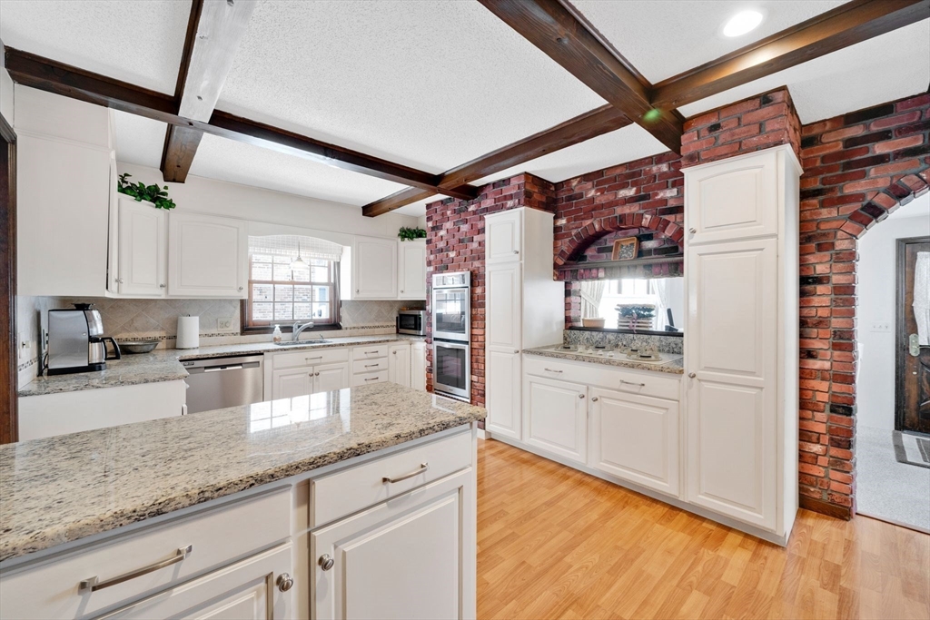 46 Eckington Street Springfield, MA 01108 - Photo 13 of 42 Gallery Image 13
