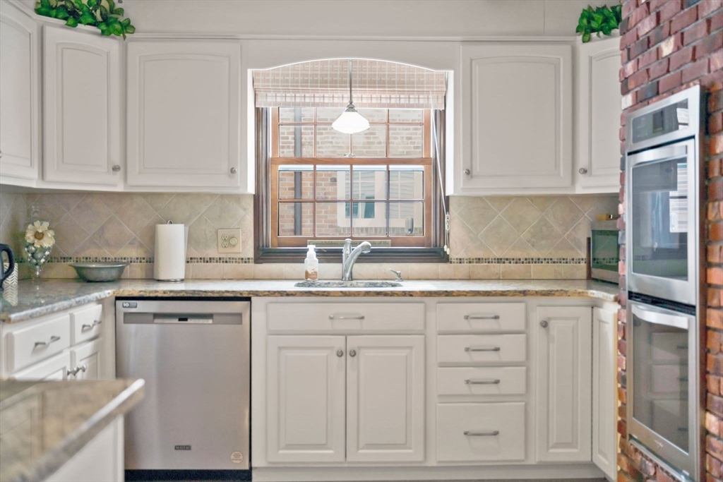 46 Eckington Street Springfield, MA 01108 - Photo 16 of 42 Gallery Image 16