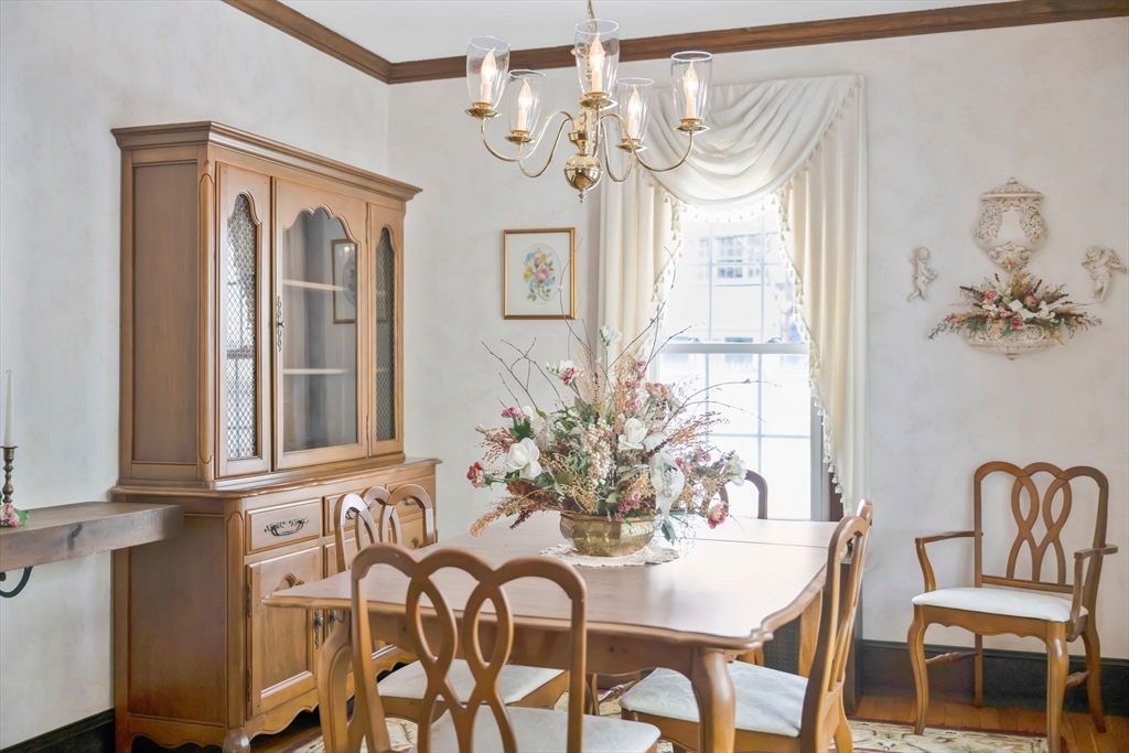 46 Eckington Street Springfield, MA 01108 - Photo 9 of 42 Gallery Image 9