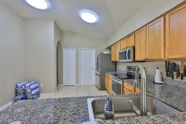 $370,000 | 2613 Thames River Place, Valrico, FL 33596