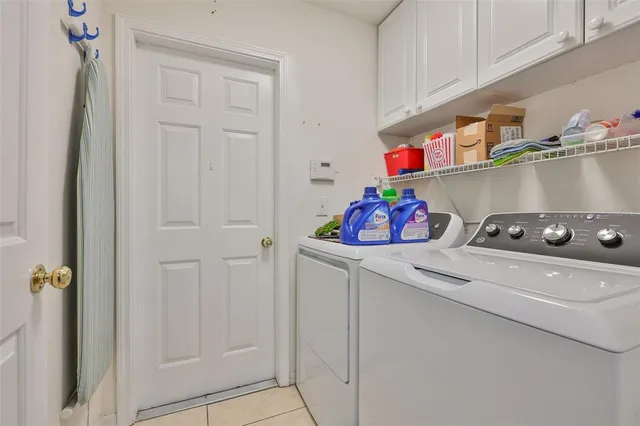 $370,000 | 2613 Thames River Place, Valrico, FL 33596