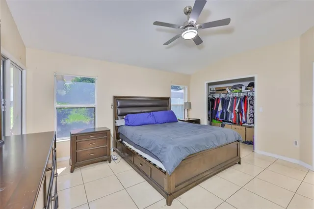 $370,000 | 2613 Thames River Place, Valrico, FL 33596