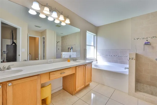 $370,000 | 2613 Thames River Place, Valrico, FL 33596