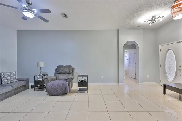 $370,000 | 2613 Thames River Place, Valrico, FL 33596