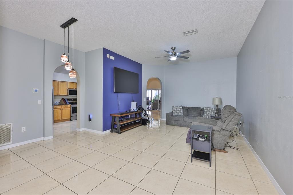 2613 Thames River Place Valrico, FL 33596 - Photo 8 of 41 a living room with furniture