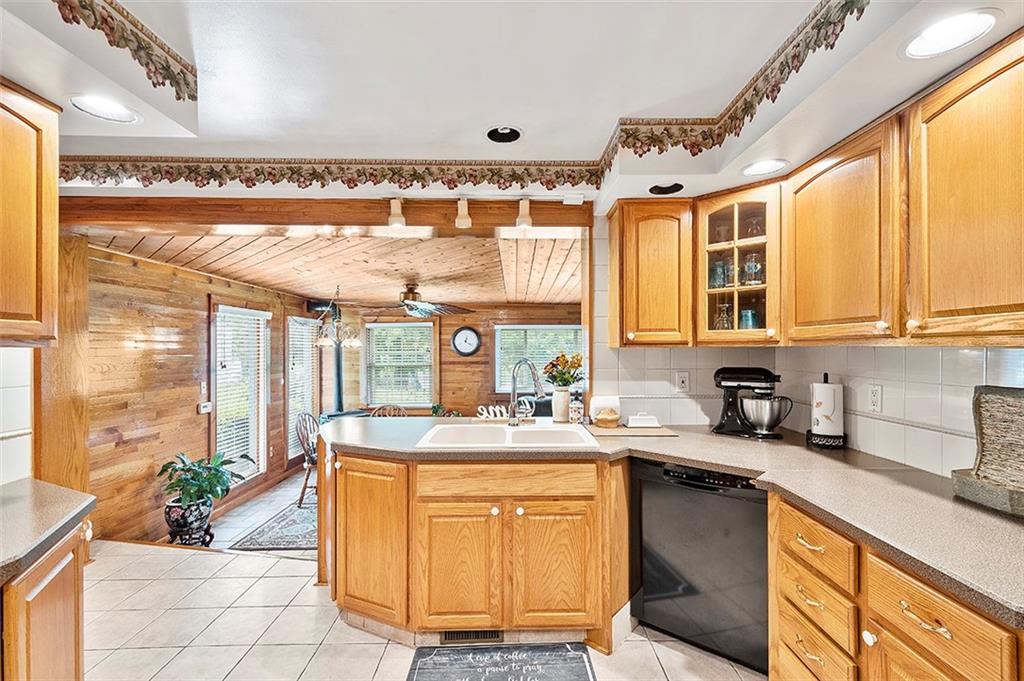 33 Bellview Drive McKees Rocks, PA 15136 - Photo 7 of 25 Gallery Image 7