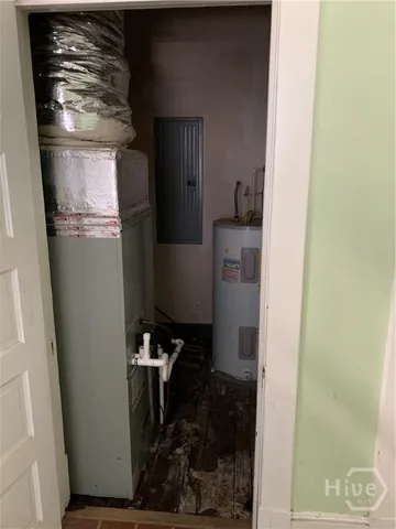 $2,100 | 1723 Whitaker Street, Unit LOWR, Savannah, GA 31401