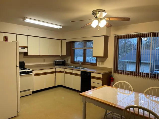 $399,900 | 316 North East Street, Unit 1 AND 2, Chelsea, MI 48118