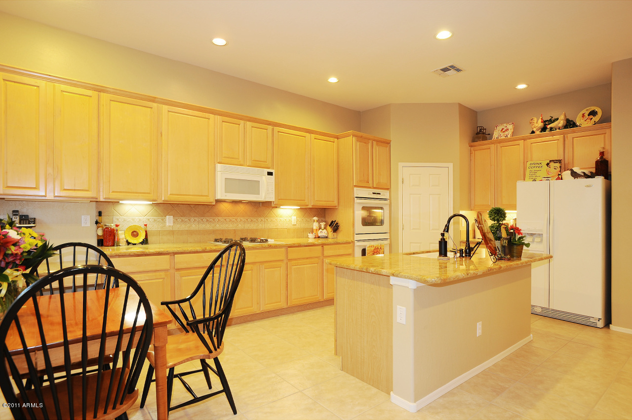 4550 West Rowel Road Phoenix, AZ 85083 - Photo 11 of 23 Kitchen