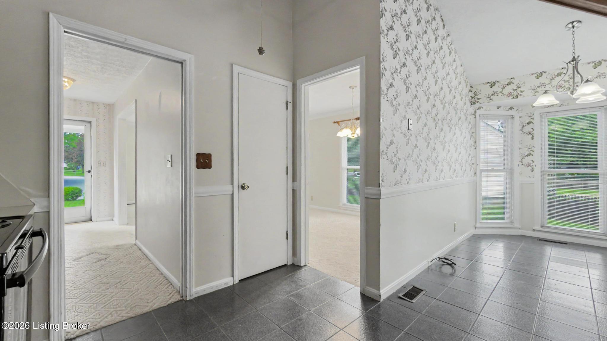 610 Stivers Road Louisville, KY 40207 - Photo 9 of 39 610 Stivers Road-14