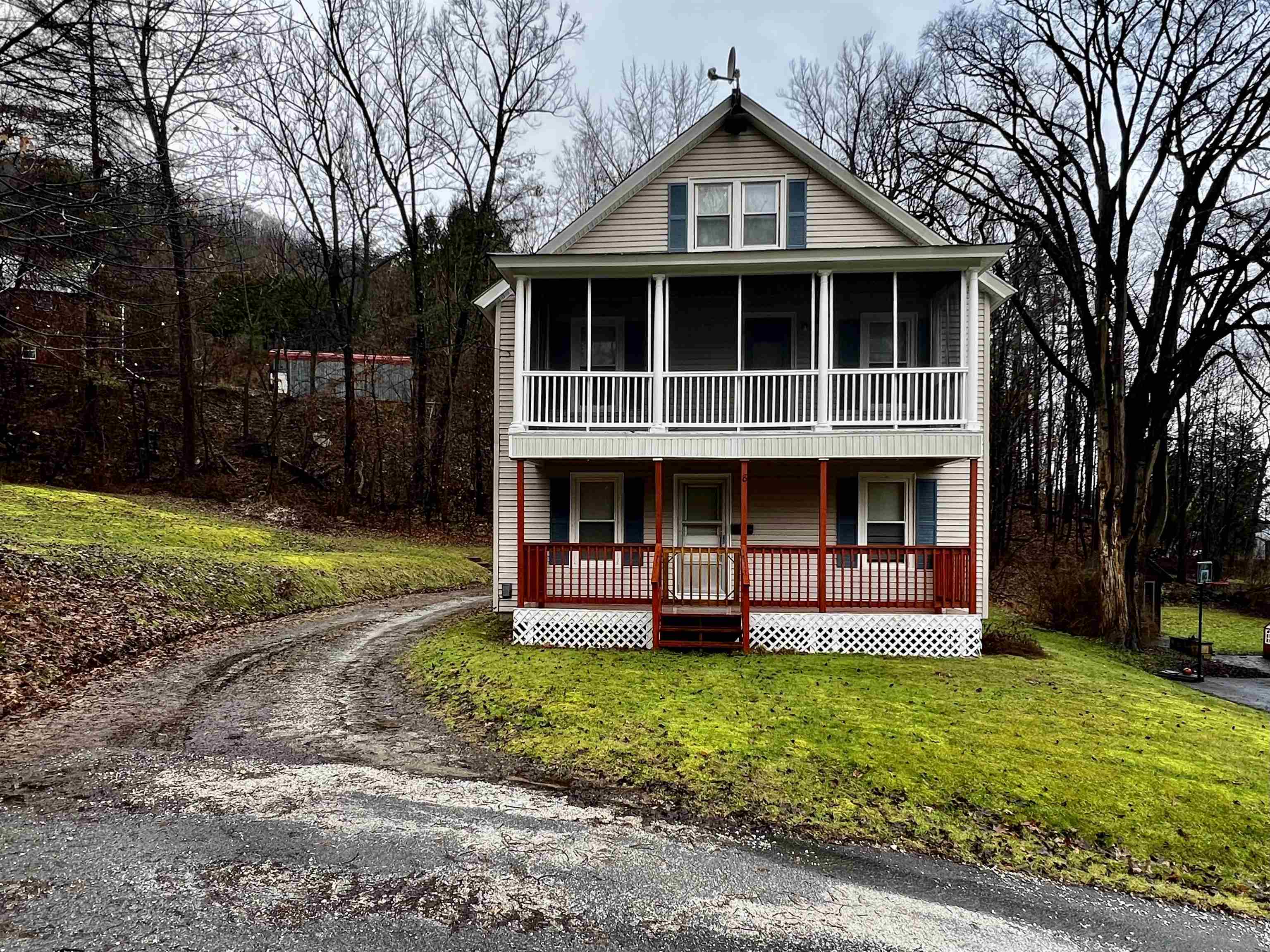 8 Pearl Street Proctor, VT 05765 - Photo 6 of 37