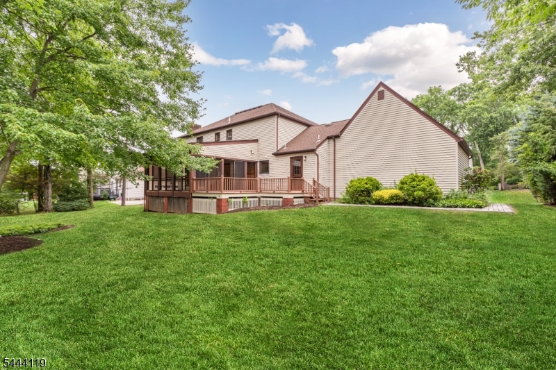 23 Puddingstone Way Florham Park, NJ 07932 - Photo 34 of 41