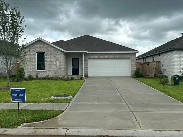 $243,990 | 1918 Stargazer Lane, Angleton, TX 77515