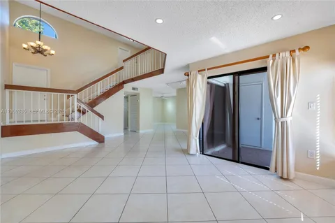 $2,950 | 1301 Southwest 124th Court, Unit 20A, Miami, FL 33184