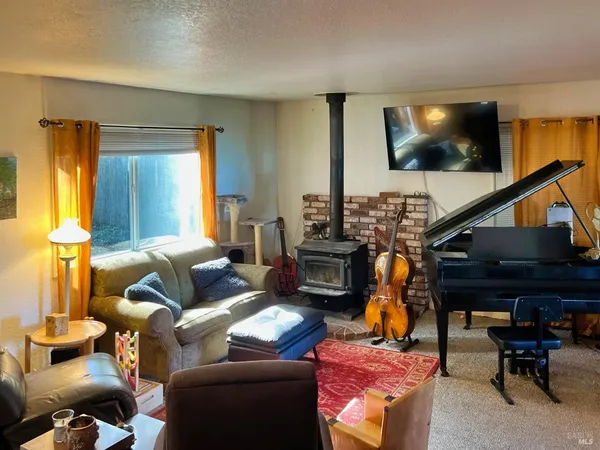 $350,000 | 4020 Ridge Circle, Willits, CA 95490