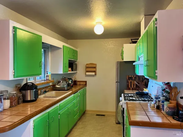 $350,000 | 4020 Ridge Circle, Willits, CA 95490