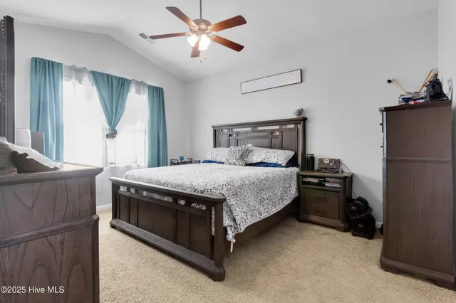 $2,300 | 402 Isabelle Street, New Bern, NC 28560