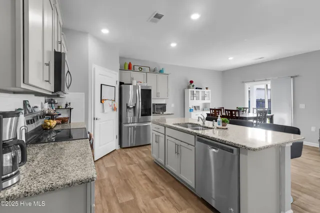 $2,300 | 402 Isabelle Street, New Bern, NC 28560