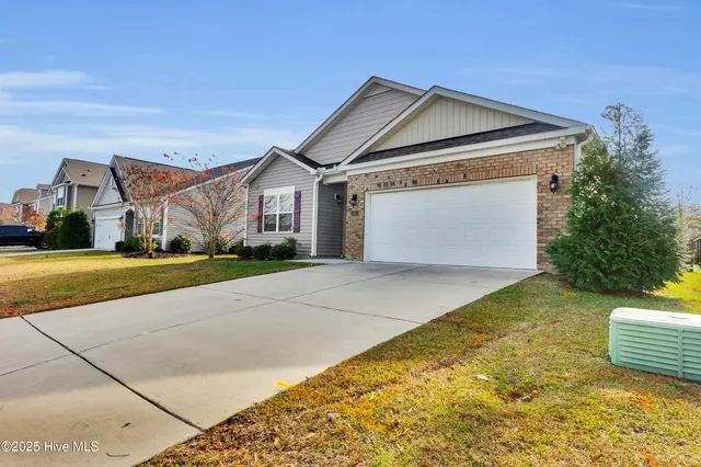 $2,300 | 402 Isabelle Street, New Bern, NC 28560