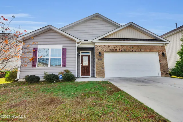 $2,300 | 402 Isabelle Street, New Bern, NC 28560