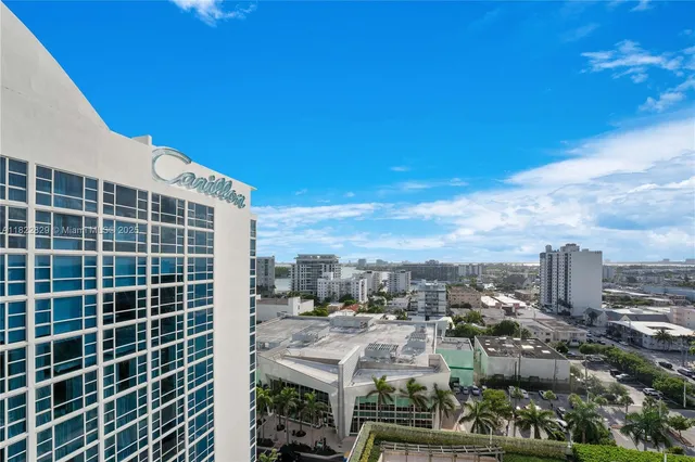 $5,500 | 6899 Collins Avenue, Unit 1409, Miami Beach, FL 33141