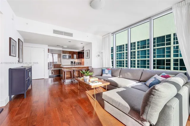 $5,500 | 6899 Collins Avenue, Unit 1409, Miami Beach, FL 33141