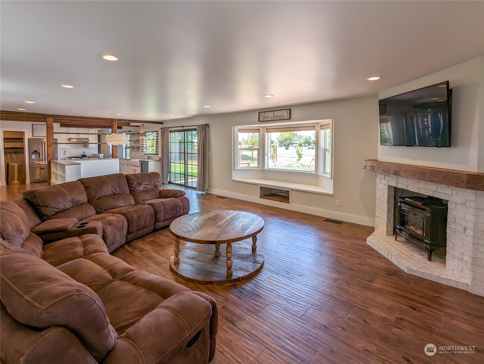 16593 McLean Road Mount Vernon, WA 98273 - Photo 5 of 40 Gallery Image 5