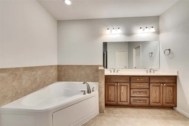 $2,100 | 10300 Morado Cove, Unit 601, Austin, TX 78759