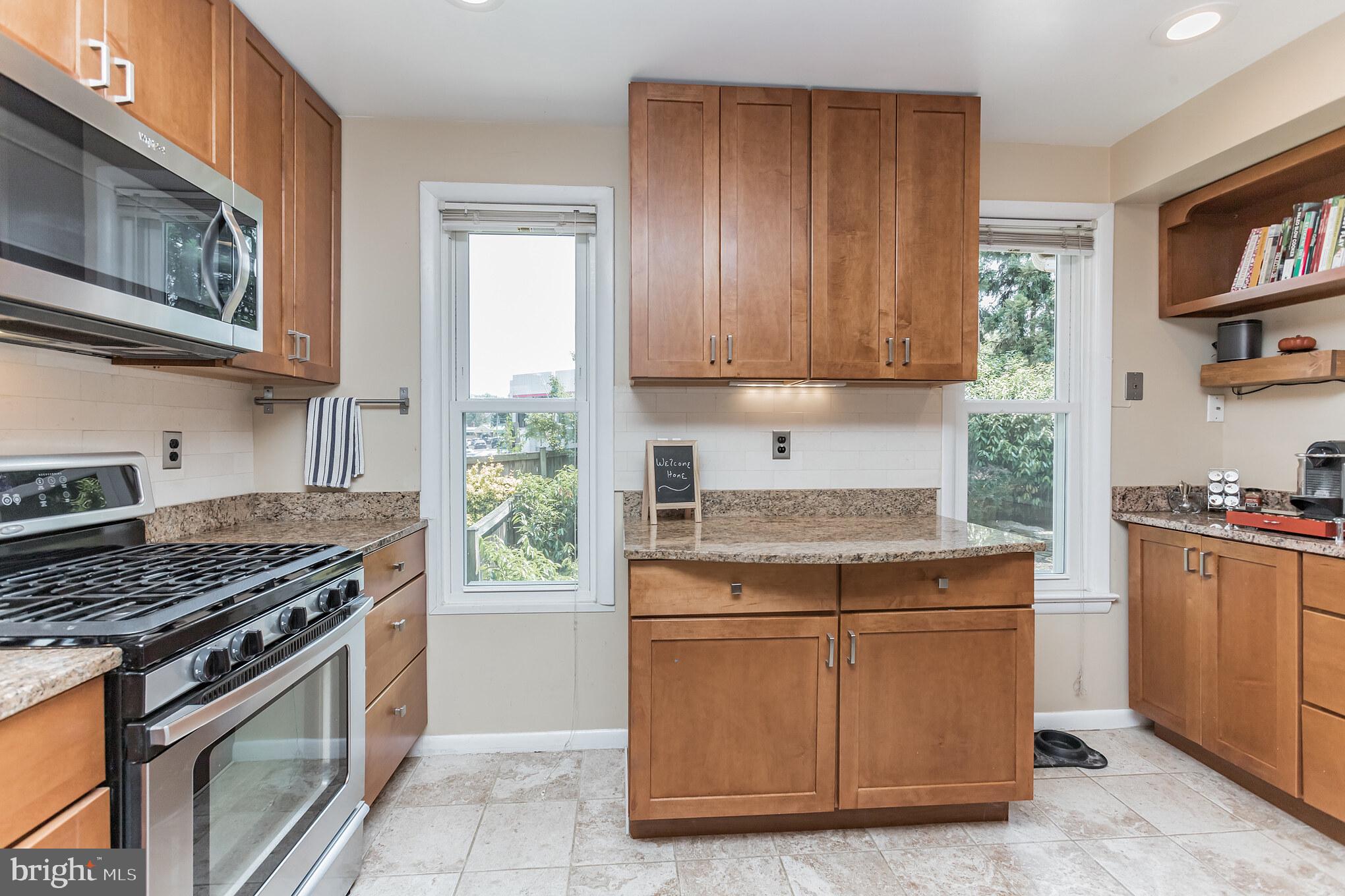 2110 Military Road Arlington, VA 22207 - Photo 12 of 33