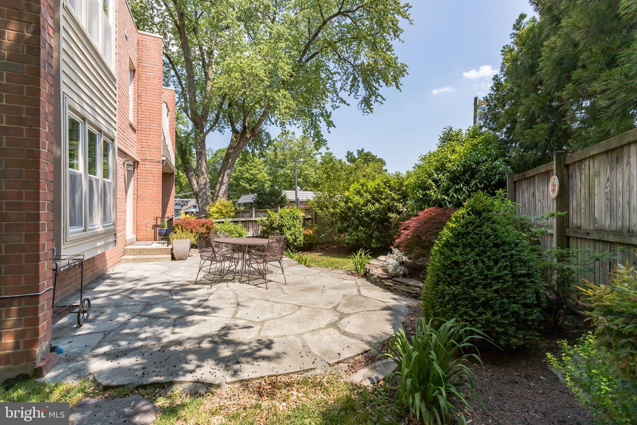 2110 Military Road Arlington, VA 22207 - Photo 16 of 33