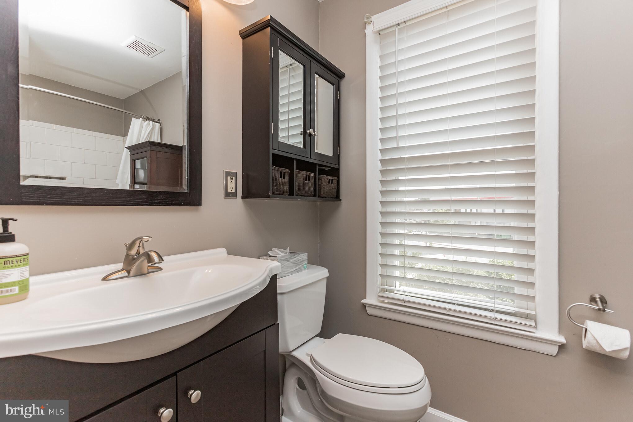 2110 Military Road Arlington, VA 22207 - Photo 26 of 33