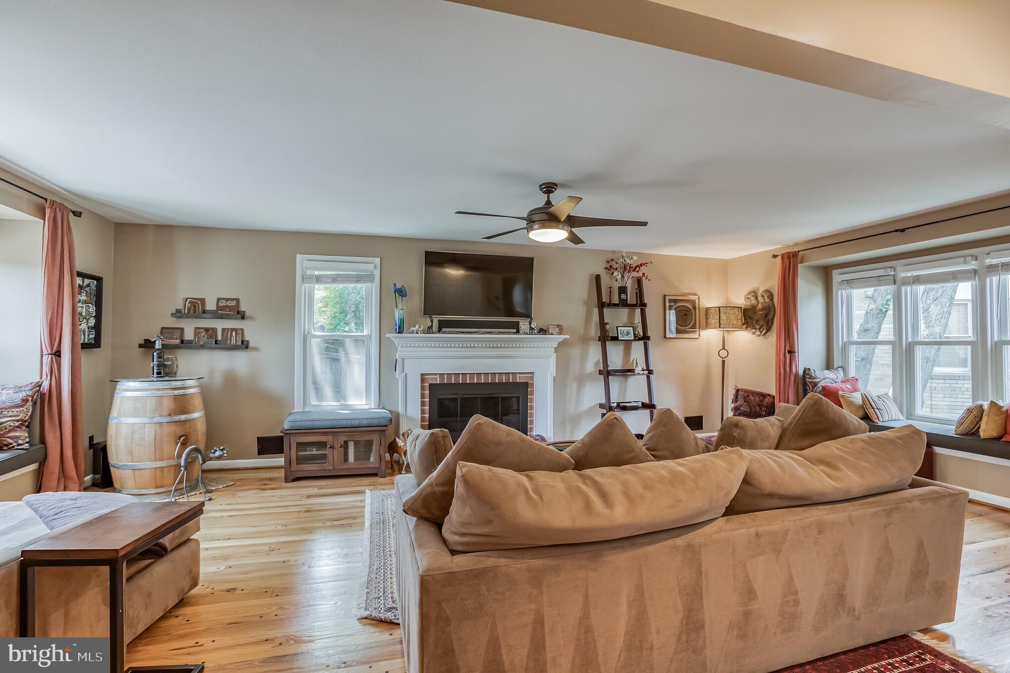 2110 Military Road Arlington, VA 22207 - Photo 4 of 33