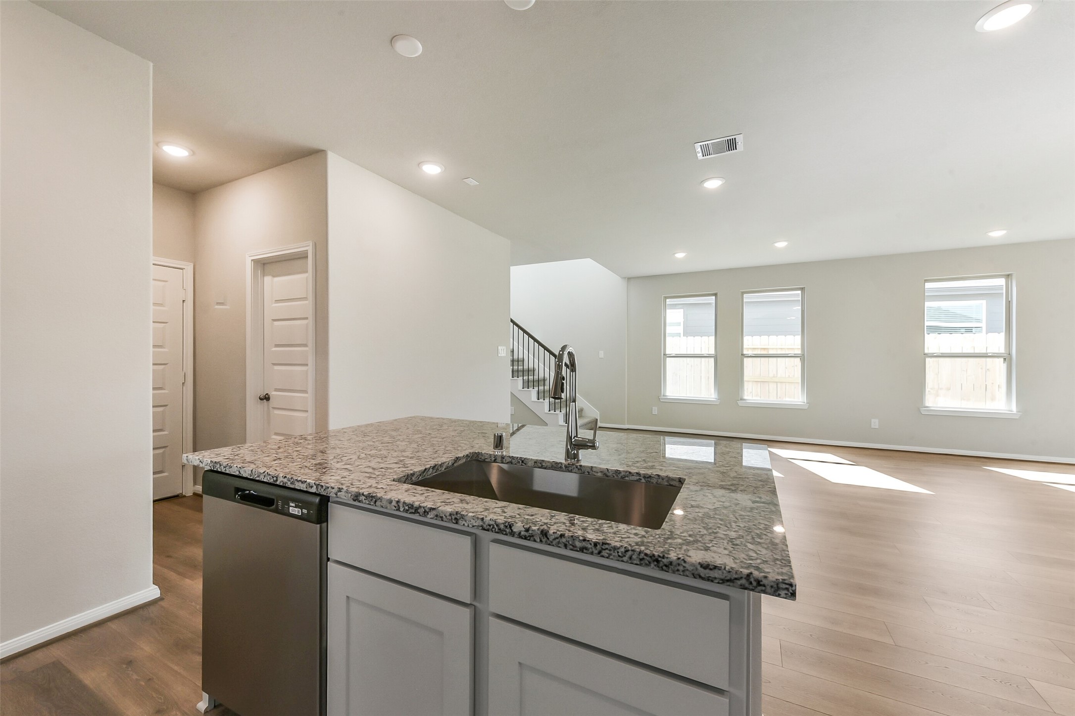 3011 Wicker Lane Pinehurst, TX 77362 - Photo 13 of 40