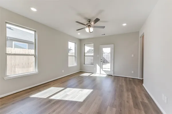 $389,212 | 3011 Wicker Lane, Pinehurst, TX 77362